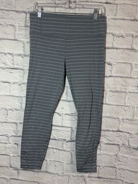 Athleta Gray Striped Capris, Lg